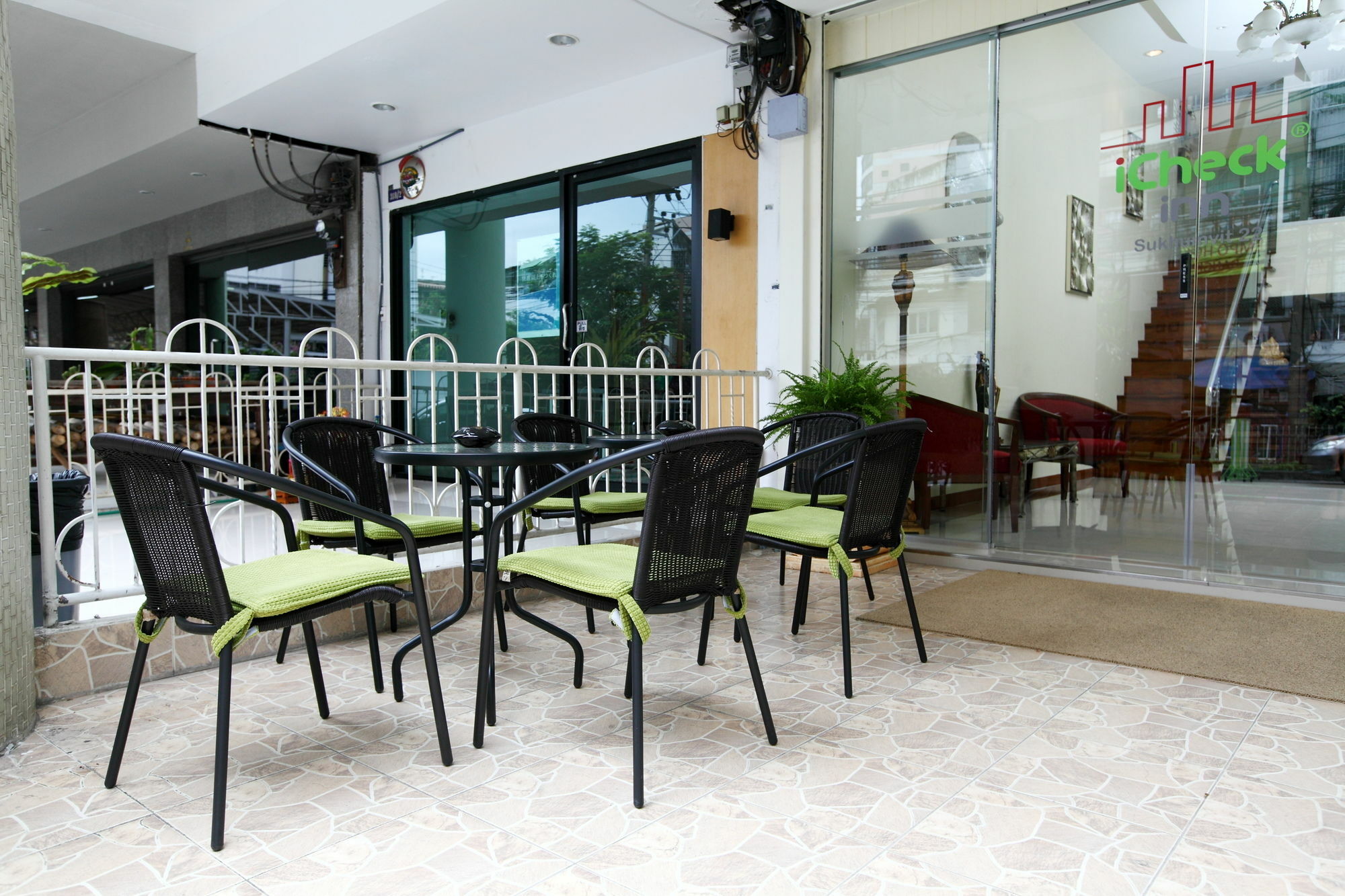 Icheck Inn Sukhumvit 22 Bangkok Esterno foto