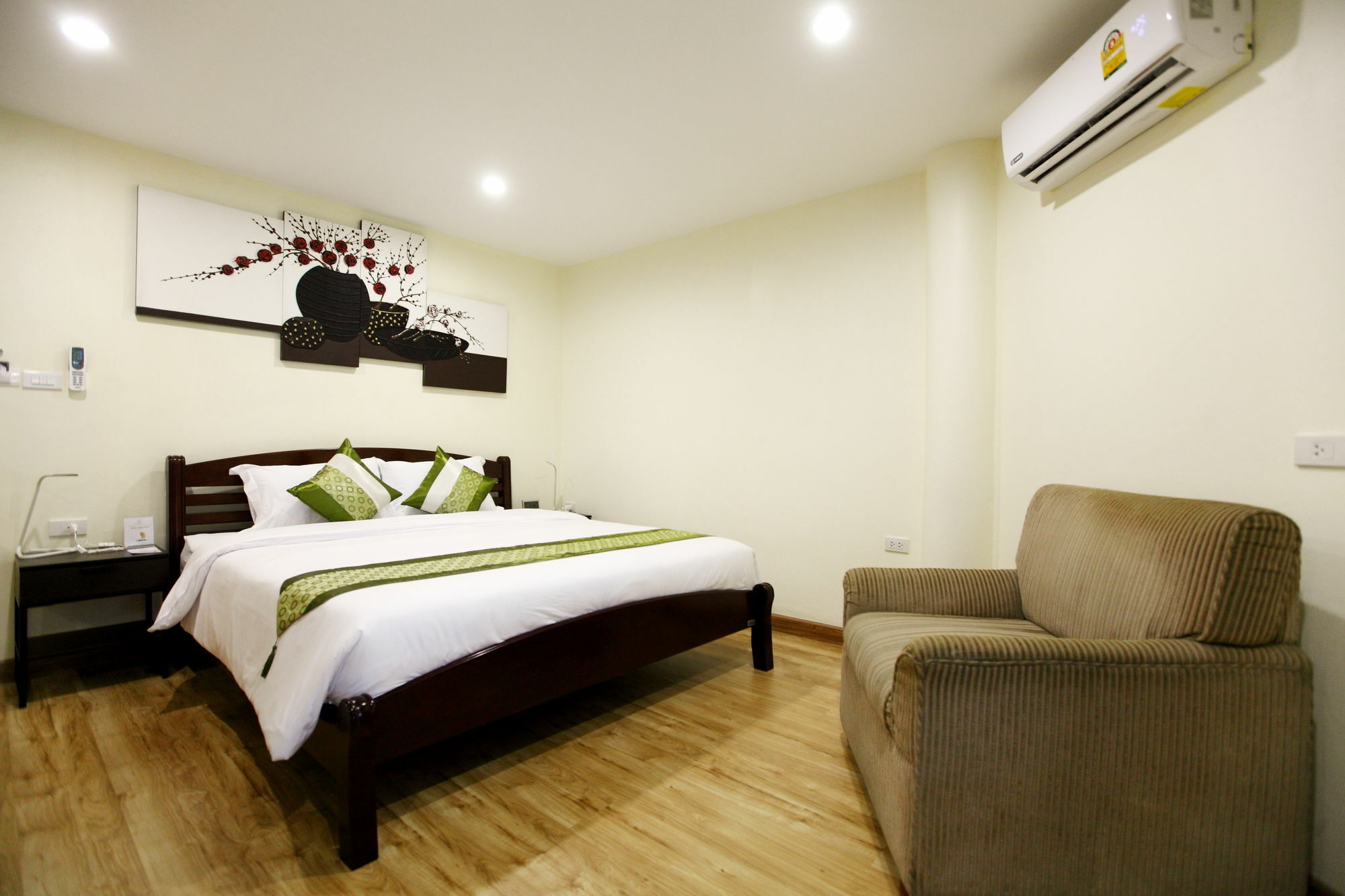 Icheck Inn Sukhumvit 22 Bangkok Esterno foto